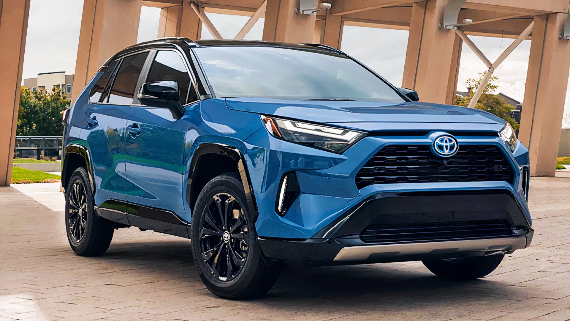 Фото 3 — Toyota RAV4 Hybrid: популярный кроссовер с экономичным расходом топлива