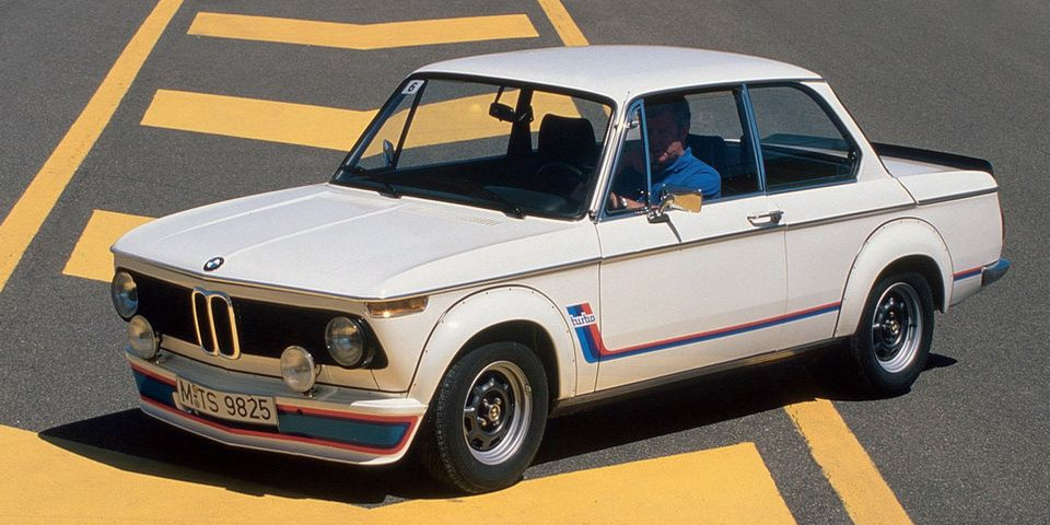 Фото 7 — BMW 3 Series: стильный седан с динамичным характером и спортивными характеристиками