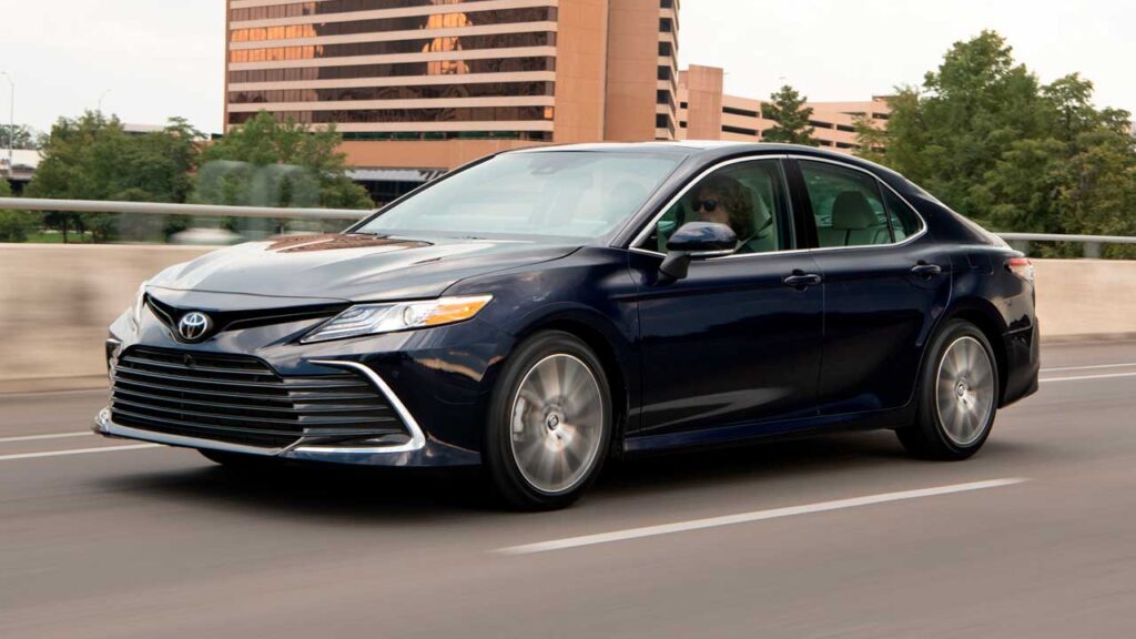 Фото 29 — Toyota Camry 2022: обзор нового поколения